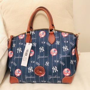 Dooney & Burke MLB NY Yankees Clutch